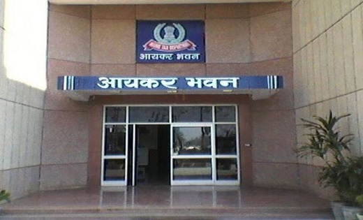कारोबारियों के ठिकानों पर आयकर की दबिश, पकड़ी पांच करोड़ की गड़बड़ी