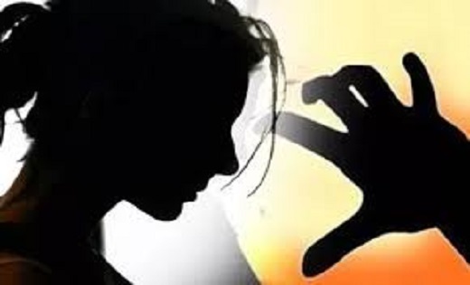 जमीन दिखाने के नाम पर महिला से दुष्कर्म...आरोपी की तलाश में जुटी पुलिस
