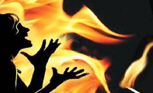 पति ने पत्नी को पेट्रोल से जलाया...वारदात को अंजाम देकर पति ... - CG Sandesh