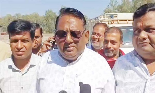 लंबे समय से मूलभूत सुविधाओं की मांग कर रहे ग्रामीणों ने किया मतदान का बहिष्कार