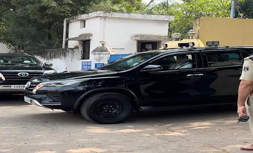 सीएम भूपेश ने की पिता नंद कुमार बघेल से मुलाकात