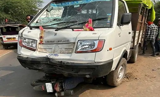 CG ACCIDENT : तेज रफ्तार पिकअप ने बाइक को मारी टक्कर, हादसे ... - CG Sandesh