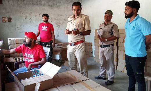 महासमुंद : 93 छापेमारी में 54 आरोपियों पर कार्यवाही कर 4,03,... - CG Sandesh