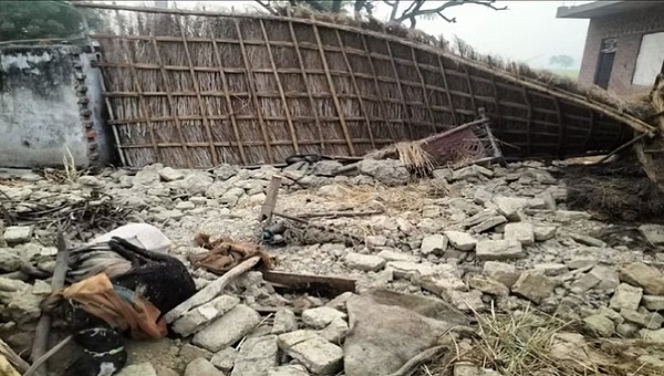 दंपती और बेटे की मकान की दीवार गिरने से मौत - CG Sandesh