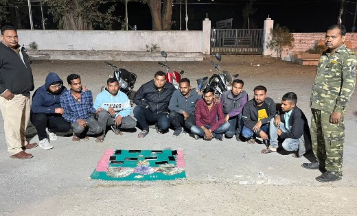 पिथौरा में गुल जुआ खेलते 09 आरोपी गिरफ्तार - CG Sandesh