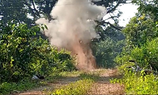 BREAKING : नक्सलियों की लगाई IED की चपेट में आने से CRPF का ... - CG Sandesh