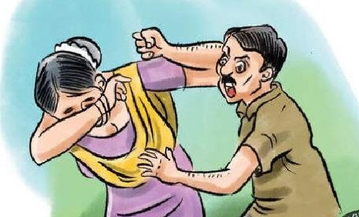 बसना : पति को बचाने गयी पत्नी और बेटी के साथ 4 लोगों ने की म... - CG Sandesh
