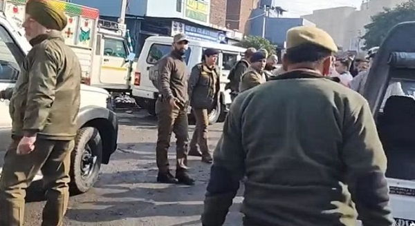 लगातार दो ब्लास्ट से दहला शहर, 5 घायल; सुरक्षाबलों ने पूरे इ... - CG Sandesh