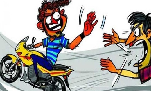सरायपाली : संजीवनी क्लिनिक के बहार से चोरी हुई मोटरसायकल - CG Sandesh