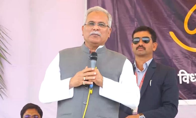 CM बघेल ने पटवारियों के खिलाफ शिकायतों पर अधिकारियों को दिए ... - CG Sandesh