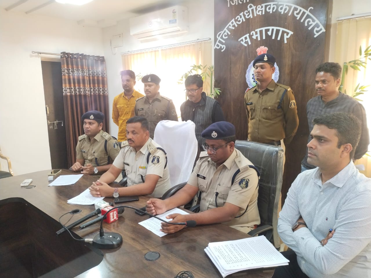 173 लीटर अंग्रेजी शराब के साथ पकड़ाया सरायपाली का युवक - CG Sandesh