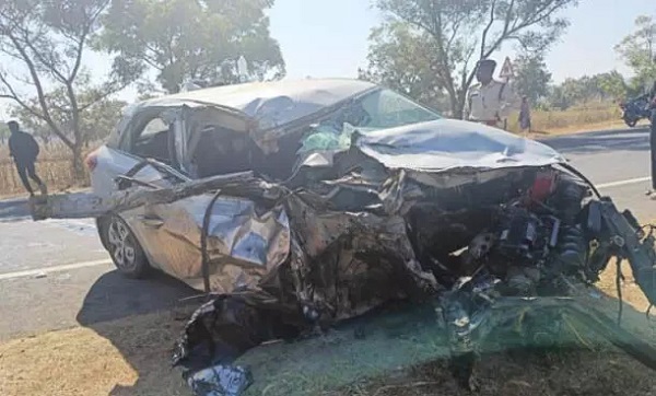 ACCIDENT : कार और ट्रक के बीच जोरदार भिड़ंत,एक की मौत - CG Sandesh