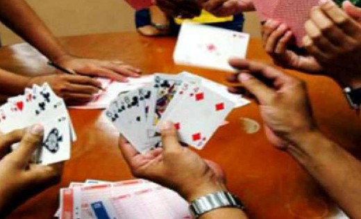 सांकरा : लोहरीनडोगरी में जुआ खेलने की सुचना पर पुलिस ने की क... - CG Sandesh