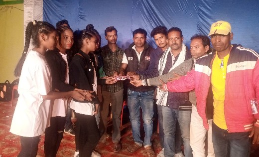 बसना : धार्मिक आयोजन से गांव में सामाजिक सद्भावना एवं एकता भाईचारे की भावना बढ़ती है- सुशील दीवान