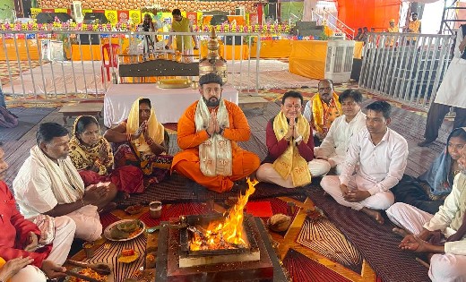 बसना : भटक गए थे इसलिए छोड़ा अपना धर्म, 1100 लोगों की हुईं '... - CG Sandesh