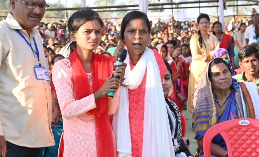 मुख्यमंत्री से बात करते हुए दिव्यांग बालिका ने सरकारी नौकरी ... - CG Sandesh