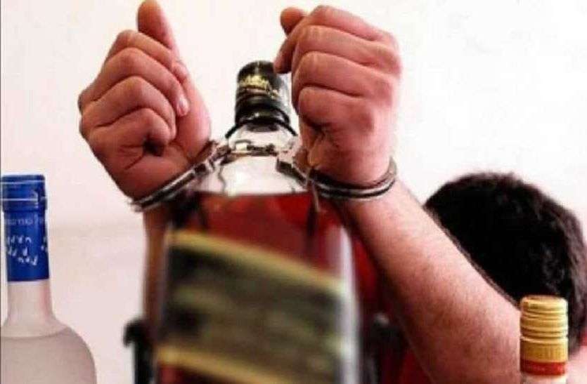 अवैध कच्ची महुआ शराब बिक्री करने वाला चढ़ा पुलिस के हत्थे… - CG Sandesh
