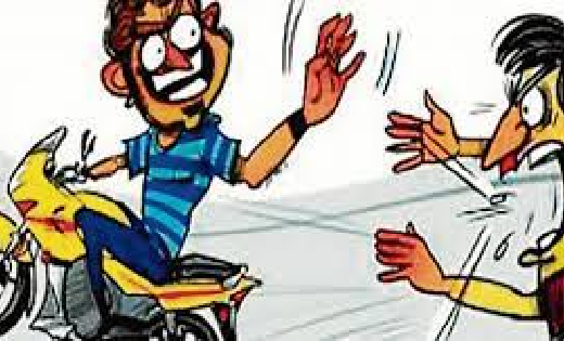 बसना : रोड़ किनारे बाइक खड़ी कर गया था शौच, चोरी - CG Sandesh