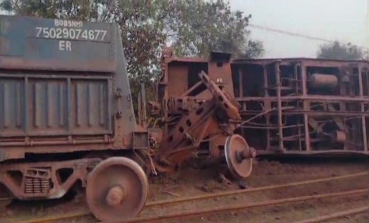 बड़ा हादसा : दल्लीराजहरा माइंस जा रही मालगाड़ी हुई डिरेल, दो ... - CG Sandesh