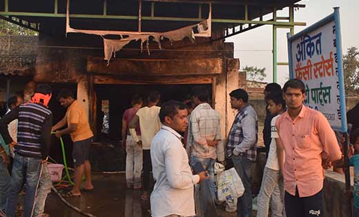 बसना : भंवरपुर के फैंसी दूकान में लगी आग, पूरा सामन जलकर हुआ... - CG Sandesh