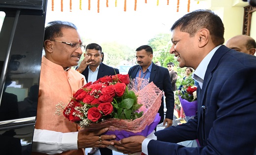 सीएम साय पहुंचे विधानसभा, मुख्य सचिव ने किया स्वागत