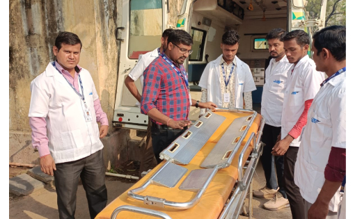 महासमुंद : संजीवनी एम्बुलेंस का किया गया निरीक्षण - CG Sandesh