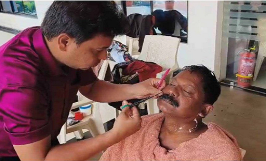मंत्री अमरजीत भगत ने पूरा किया कांग्रेस की हार पर मूंछ मुंडवा देने का वादा, कहा-अब मोदी पहले अपना वादा पूरा करें