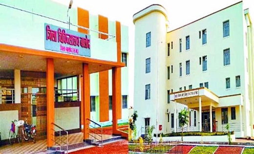 डॉक्टरों की भारी कमी से जूझ रहा है सबसे बड़ा जिला अस्पताल - CG Sandesh