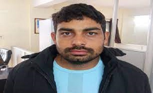 CG मुन्नाभाई गिरफ्तार: एकलव्य मॉडल स्कूल भर्ती परीक्षा में ग्रेजुएट परीक्षार्थी की जगह पर दे रहा था एग्जाम..