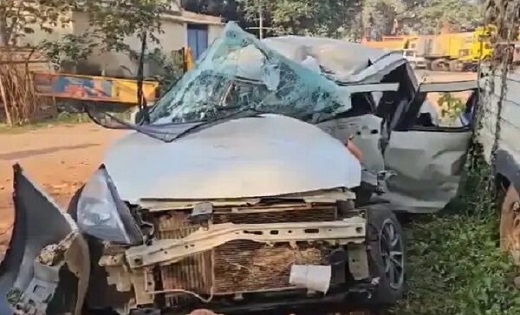 CG NEWS : तेज रफ्तार कार डिवाइडर से टकराई, 2 की मौत, दो घायल - CG Sandesh