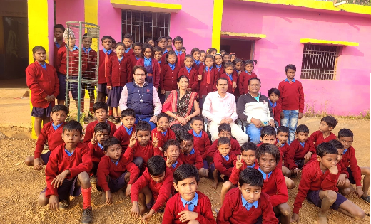 शासकीय प्राथमिक शाला वीरेंद्र नगर सरायपाली में ठंड से बचाव क... - CG Sandesh