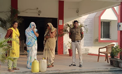 बसना : दो महिला अवैध शराब के साथ गिरफ्तार - CG Sandesh