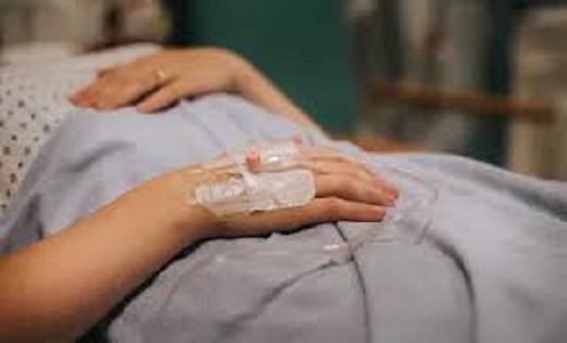महिला को उठी प्रसव पीड़ा तो डॉक्टरों ने किया डिलीवरी कराने से... - CG Sandesh