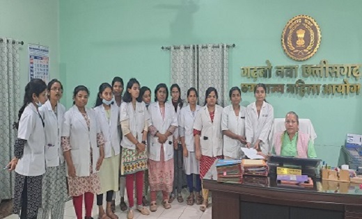 दंत चिकित्सालय के छात्राओं ने महिला आयोग की अध्यक्ष से लगाई मदद की गुहार, डॉ. नायक ने जबरदस्ती हॉस्टल खाली कराने पर लगाई रोक