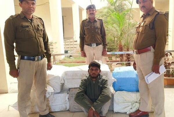  एंबुलेंस से हो रही थी गांजे की तस्करी...पुलिस ने लाखों रुपए का नशीला पदार्थ किया बरामद