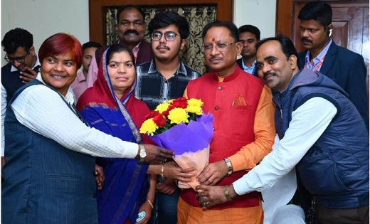 सारंगढ़ सतनामी विकास परिषद के प्रतिनिधि मंडल ने मुख्यमंत्री विष्णुदेव साय से की सौजन्य मुलाकात