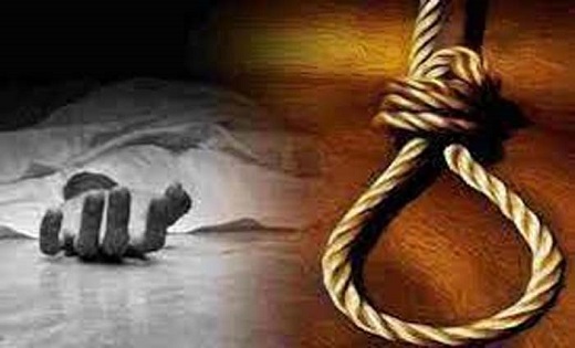 एक ही परिवार के 3 लोगो ने की आत्महत्या, पंखे में फंदा डाल झूले फांसी पर