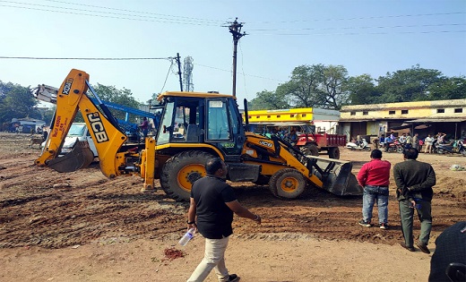 प्रशासन ने चलाया बुलडोजर अभियान अवैध अतिक्रमण करने वाले स्वय... - CG Sandesh