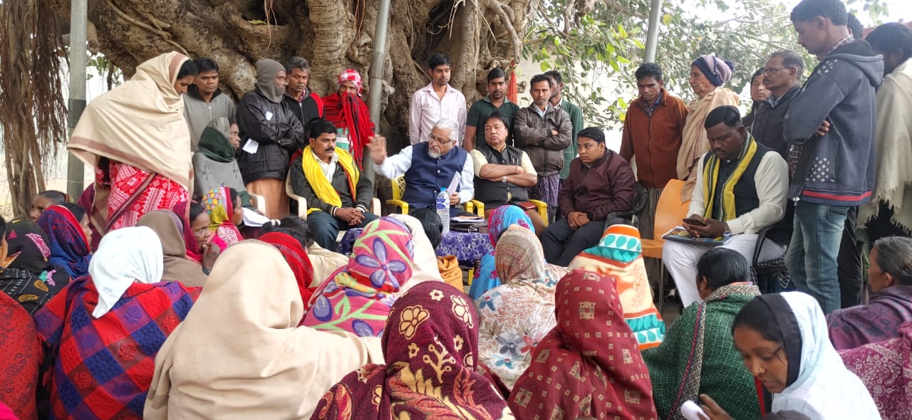 बसना : डॉ. एन.के.अग्रवाल पहुंचे ग्रामीणों के बीच, कहा कांग्र... - CG Sandesh