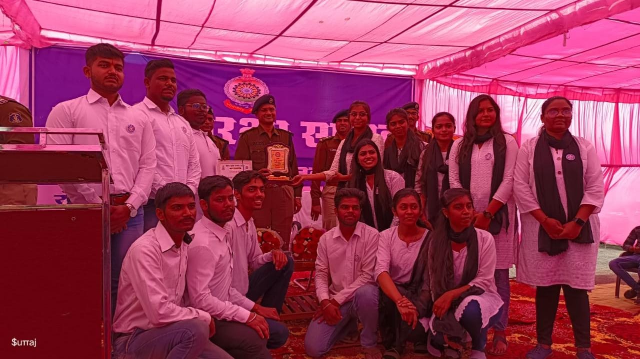 "सड़क सुरक्षा सप्ताह" के अवसर पर राष्ट्रीय सेवा योजना इकाई श... - CG Sandesh