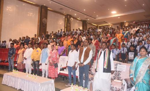 सरकारी स्कूल में पढ़कर बनेंगे अधिकारी - कवासी लखमा - CG Sandesh