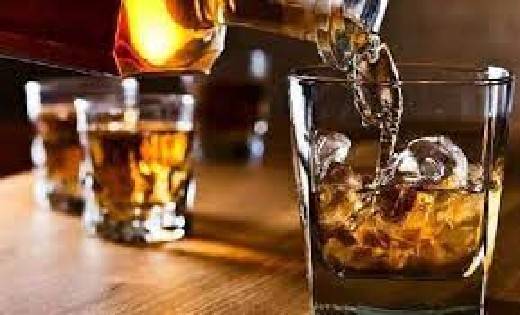 सांकरा : भतकुंदा में शराब पीने की सुविधा उपलब्ध कराने वाले प... - CG Sandesh