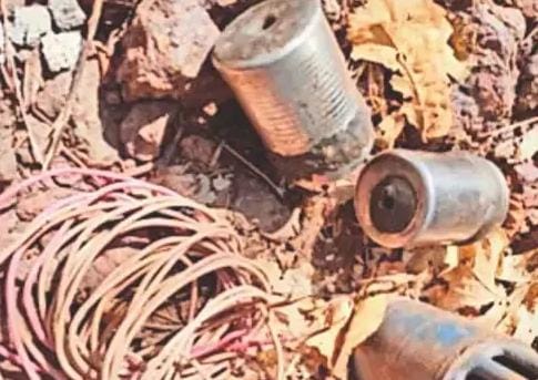 बाल-बाल बचे सर्चिंग पर निकले जवान, नक्सलियों ने हमले के लिए ... - CG Sandesh