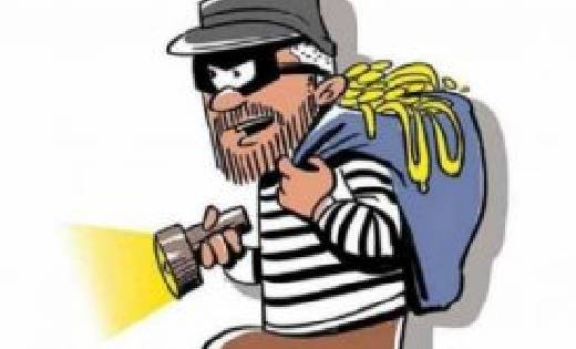 महासमुंद : कर्मचारी के घर का ताला तोड़कर सोने-चांदी के जेवर और पैसों कि चोरी