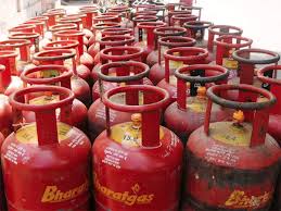 LPG Gas Agency से कमाए हर महीने 3 से 4 लाख रुपए, जाने कैसे - CG Sandesh