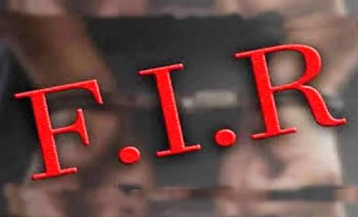 पिथौरा : लापरवाही पूर्वक पिकअप को रिवर्स करते हुए कार को मार... - CG Sandesh