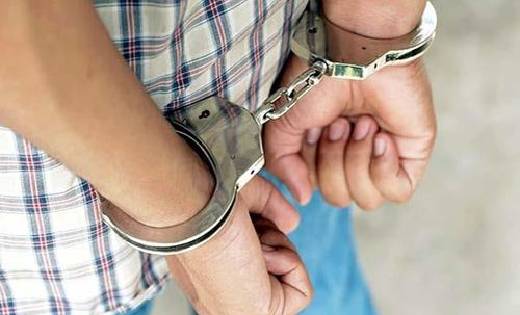CRIME : पुलिस ने 4 गांजा तस्करों को किया गिरफ्तार, 20 किलो न... - CG Sandesh