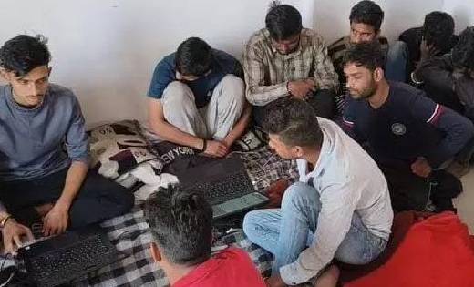 सोसाइटी में सट्टा लगाते 9 लोगों को किया गिरफ्तार - CG Sandesh