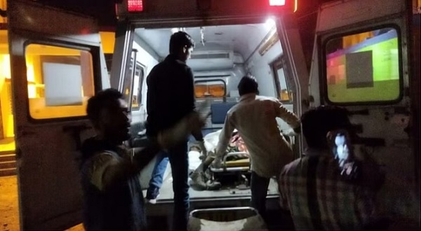 दर्दनाक हादसा : ट्रक ने बाइक सवारों को रौंदा, एक ही परिवार क... - CG Sandesh