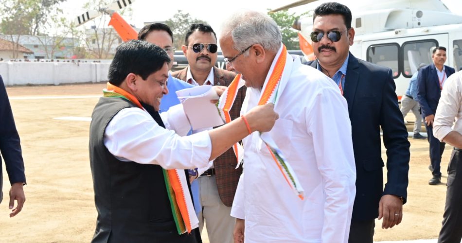 सीएम आरंग विधानसभा के ग्राम भानसोज पहुंचे,दीपप्रज्वलन एवं रा... - CG Sandesh